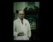 研究主任的照片1